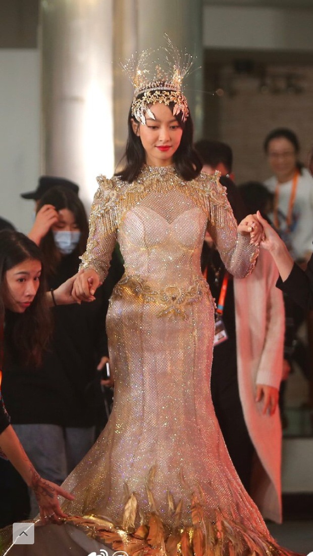 Từng bị chê bai body thậm thệ khi thành Nữ thần Kim Ưng, Victoria giờ khiến Cnet “quay xe” với ảnh bóng lưng sexy ngút ngàn - Ảnh 7.