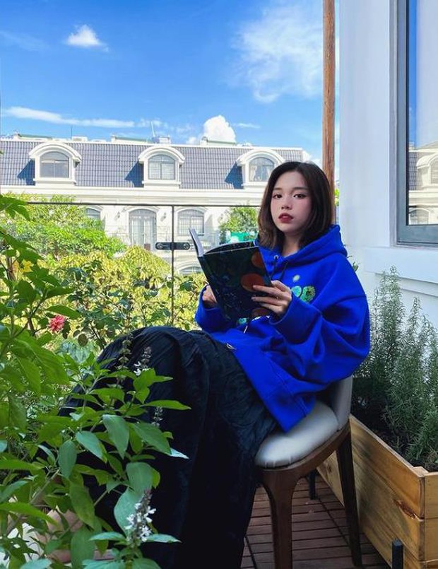 Linh Ngọc Đàm tiết lộ nghiện chơi Tốc Chiến, mê game quên luôn đi làm! - Ảnh 1.