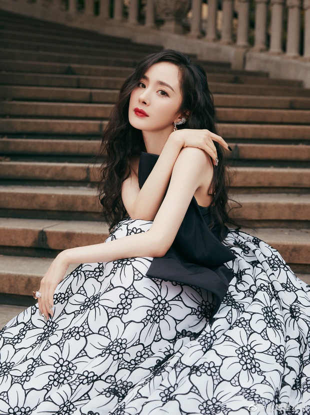Siêu thảm đỏ MAHB: Dương Mịch khoe vòng 1 bức thở bên đàn em diện váy xuyên thấu, Thái Từ Khôn soái nhất dàn nam thần - Ảnh 6. Siêu thảm đỏ MAHB: Dương Mịch khoe vòng 1 bức thở bên đàn em diện váy xuyên thấu, Thái Từ Khôn soái nhất dàn nam thần - Ảnh 6.