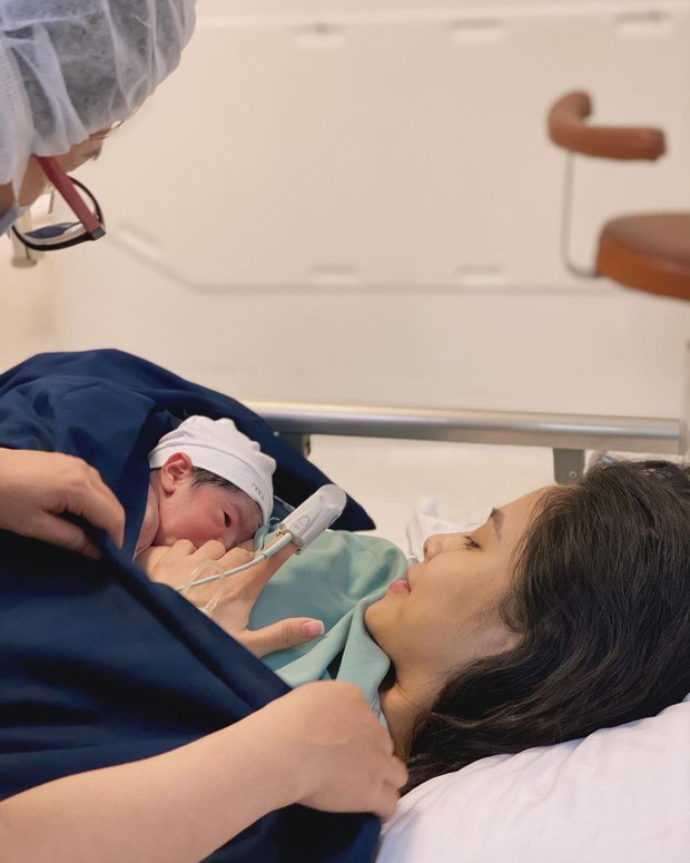 Ca nương Kiều Anh chính thức hạ sinh quý tử lần 2, pha đánh úp bất ngờ nhất trên MXH ngày hôm nay - Ảnh 2. Ca nương Kiều Anh chính thức hạ sinh quý tử lần 2, pha đánh úp bất ngờ nhất trên MXH ngày hôm nay - Ảnh 2.