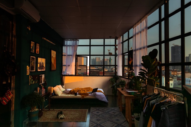 Căn phòng 20m2 đẹp như phim chỉ hết 5 triệu tiền decor, gia chủ còn chăm đổi concept theo mùa - Ảnh 1.