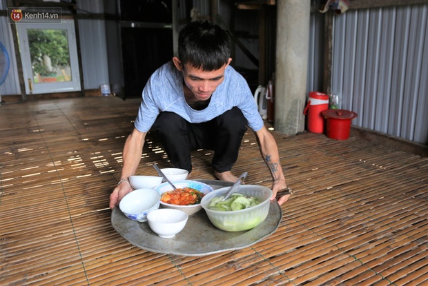 Về Bình Định chăn bò cùng Soytiet: Chàng trai mồ côi từng đi ăn xin rồi trở thành hiện tượng mạng khiến nhiều sao quốc tế phát cuồng - Ảnh 6.