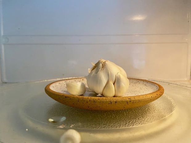 Thử 6 cách bóc tỏi và bạn sẽ biết đâu là cách đỉnh của chóp - Ảnh 7.