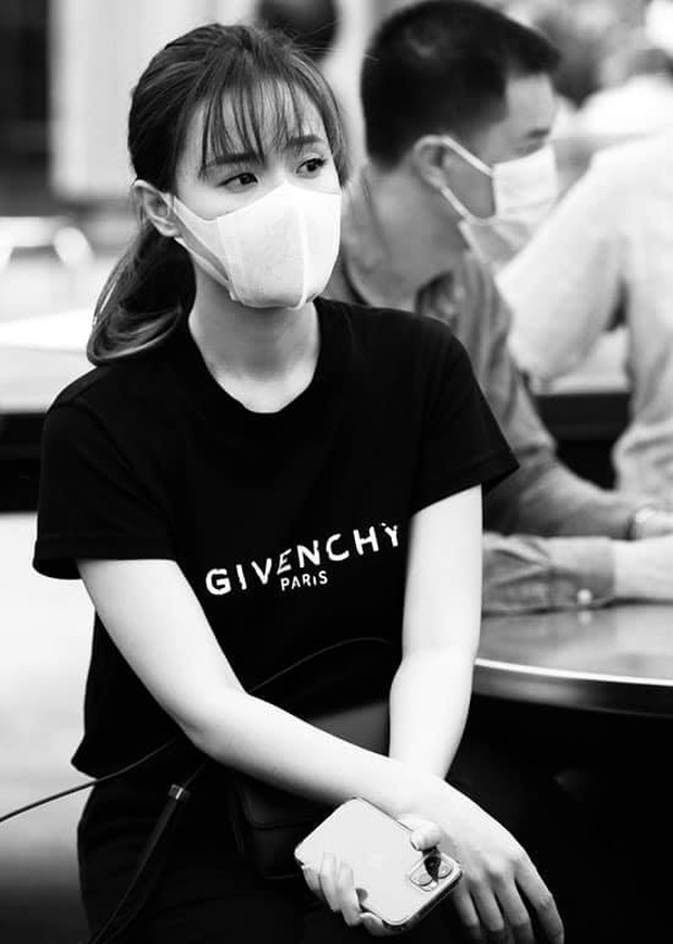 Dàn sao Việt đến tang lễ đưa tiễn NS Chí Tài: Ngọc Lan từ sân bay chạy về, Trấn Thành - Karik lặng lẽ đến vào phút cuối - Ảnh 13. Dàn sao Việt đến tang lễ đưa tiễn NS Chí Tài: Ngọc Lan từ sân bay chạy về, Trấn Thành - Karik lặng lẽ đến vào phút cuối - Ảnh 13.