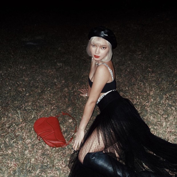 Đụng áo Dior: Châu Bùi lên đồ gắt khoe vòng 1 ngồn ngộn, nhìn sang Jisoo thấy một đẳng cấp khác - Ảnh 2.