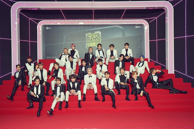 30 nhóm nhạc nam hot nhất hiện nay: BTS vững ngôi vương, ngỡ ngàng EXO bại trận vì 2 boygroup đông dân nhất Kpop - Ảnh 3. 30 nhóm nhạc nam hot nhất hiện nay: BTS vững ngôi vương, ngỡ ngàng EXO bại trận vì 2 boygroup đông dân nhất Kpop - Ảnh 3.