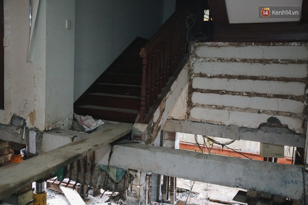 Cận cảnh căn biệt thự ngàn tấn ở phố nhà giàu Sài Gòn được thần đèn nâng cao 2m để chống ngập - Ảnh 15.