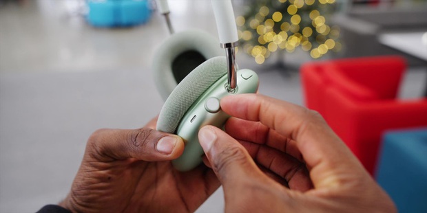 Cận cảnh AirPods Max: Mẫu headphone giá 549 USD của Apple có gì hot? - Ảnh 13. Cận cảnh AirPods Max: Mẫu headphone giá 549 USD của Apple có gì hot? - Ảnh 13.