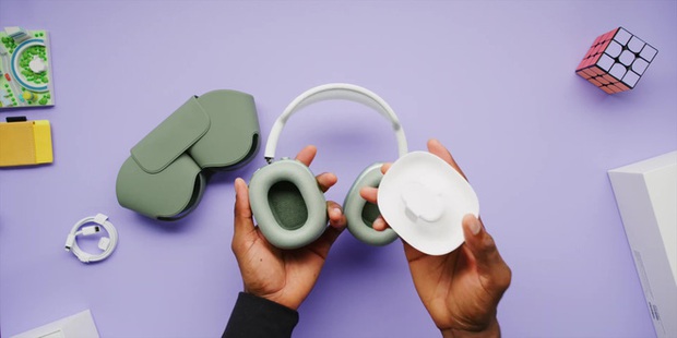 Cận cảnh AirPods Max: Mẫu headphone giá 549 USD của Apple có gì hot? - Ảnh 7. Cận cảnh AirPods Max: Mẫu headphone giá 549 USD của Apple có gì hot? - Ảnh 7.