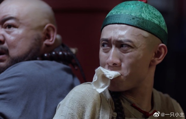 6 màn bắt cóc giả trân ở phim Trung: Cúc Tịnh Y ngậm bông trang điểm chưa hú hồn bằng khẩu trang của Dương Mịch - Ảnh 3.