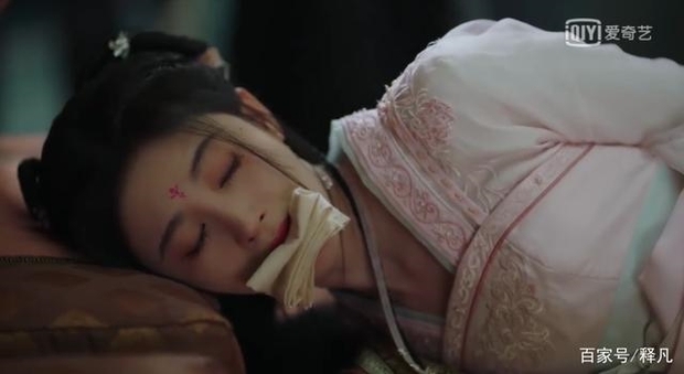6 màn bắt cóc giả trân ở phim Trung: Cúc Tịnh Y ngậm giẻ chưa hú hồn bằng khẩu trang của Dương Mịch - Ảnh 2.