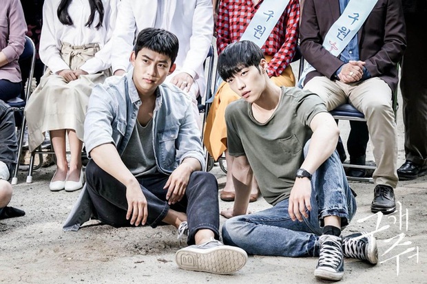 Chân lí phim Hàn: Lee Jong Suk muôn đời làm thánh hôn, Lee Min Ho mãi là cậu ấm giới siêu giàu á! - Ảnh 12. Chân lí phim Hàn: Lee Jong Suk muôn đời làm thánh hôn, Lee Min Ho mãi là cậu ấm giới siêu giàu á! - Ảnh 12.