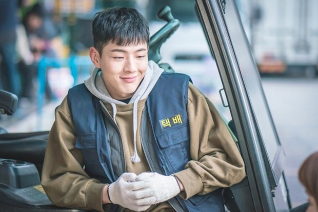 Chân lí phim Hàn: Lee Jong Suk muôn đời làm thánh hôn, Lee Min Ho mãi là cậu ấm giới siêu giàu á! - Ảnh 20. Chân lí phim Hàn: Lee Jong Suk muôn đời làm thánh hôn, Lee Min Ho mãi là cậu ấm giới siêu giàu á! - Ảnh 20.