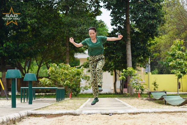 Sao Nhập Ngũ: Kỳ Duyên bật khóc, phải đổi áo quần nam giới mới thực hiện được bài huấn luyện - Ảnh 18.