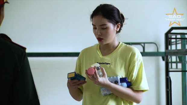Sao Nhập Ngũ: Kỳ Duyên bật khóc, phải đổi áo quần nam giới mới thực hiện được bài huấn luyện - Ảnh 5.
