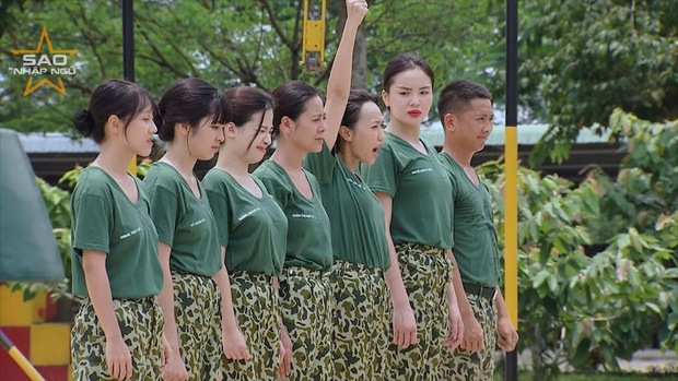 Sao Nhập Ngũ: Kỳ Duyên bật khóc, phải đổi áo quần nam giới mới thực hiện được bài huấn luyện - Ảnh 10.