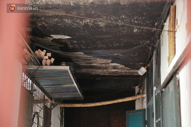 Ảnh: Cận cảnh khu tập thể ổ chuột, xập xệ chờ sập giữa lòng Hà Nội - Ảnh 7.