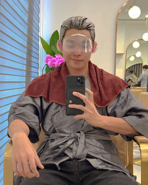 6 salon tóc sao Việt vừa check in: Xem để biết Hari Won uốn phồng ở đâu, Hòa Minzy nhuộm xanh ở tiệm nào - Ảnh 12.