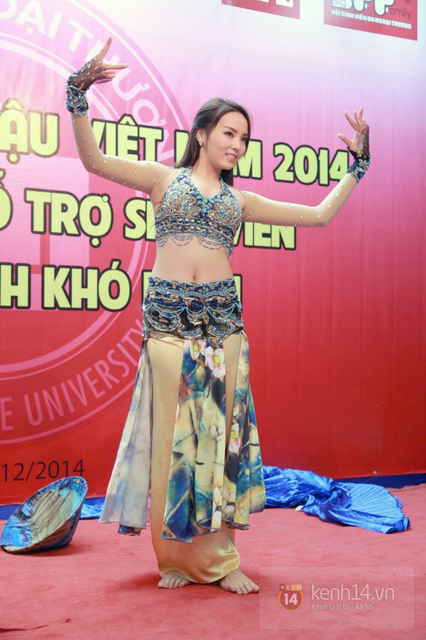 Đào lại khoảnh khắc về thăm trường sau đăng quang của HHVN: Thu Thảo, Kỳ Duyên được khen ngợi vì hành động tinh tế, Đỗ Hà gây tranh cãi - Ảnh 5.