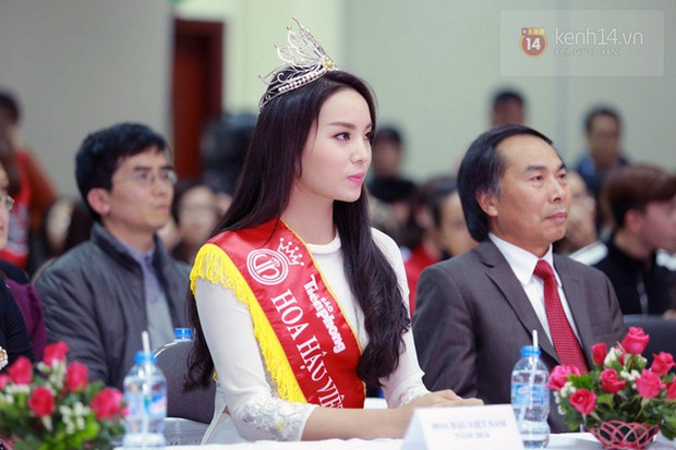 Đào lại khoảnh khắc về thăm trường sau đăng quang của HHVN: Thu Thảo, Kỳ Duyên được khen ngợi vì hành động tinh tế, Đỗ Hà gây tranh cãi - Ảnh 6.