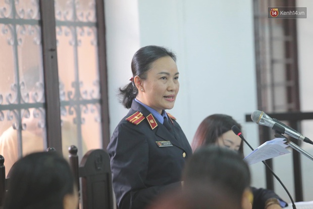 Đối tượng lái Mercedes tông tài xế GrabBike và nữ tiếp viên hàng không nói xin lỗi, hứa thụ án xong sẽ bồi thường đầy đủ tiền - Ảnh 5.