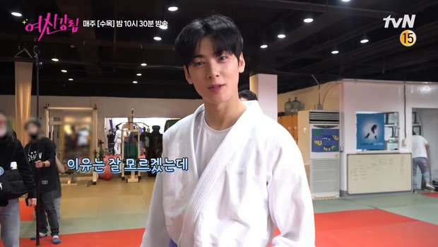 Cha Eun Woo cam chịu để Moon Ga Young trét bánh kem lên người ở hậu trường True Beauty, người hiền đến thế là cùng! - Ảnh 3.