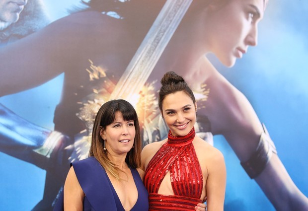 Wonder Woman 1984 có một cảnh after-credit tuyệt mật, liệu sẽ hé lộ dàn bom tấn cực khủng của DC? - Ảnh 2.