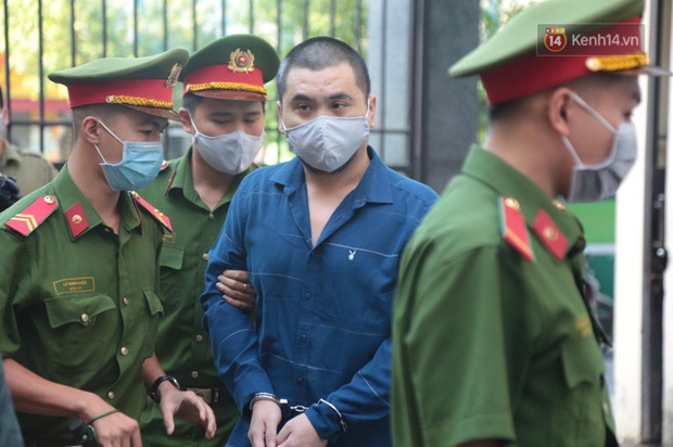 Mẹ tài xế lái Mercedes bật khóc, nói đã liên lạc và muốn bồi thường cho gia đình các bị hại nhưng đều bị từ chối - Ảnh 3.