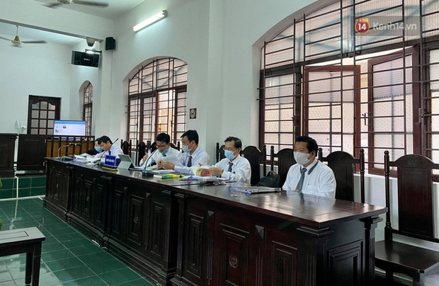 Mẹ tài xế lái Mercedes bật khóc, nói đã liên lạc và muốn bồi thường cho gia đình các bị hại nhưng đều bị từ chối - Ảnh 8.