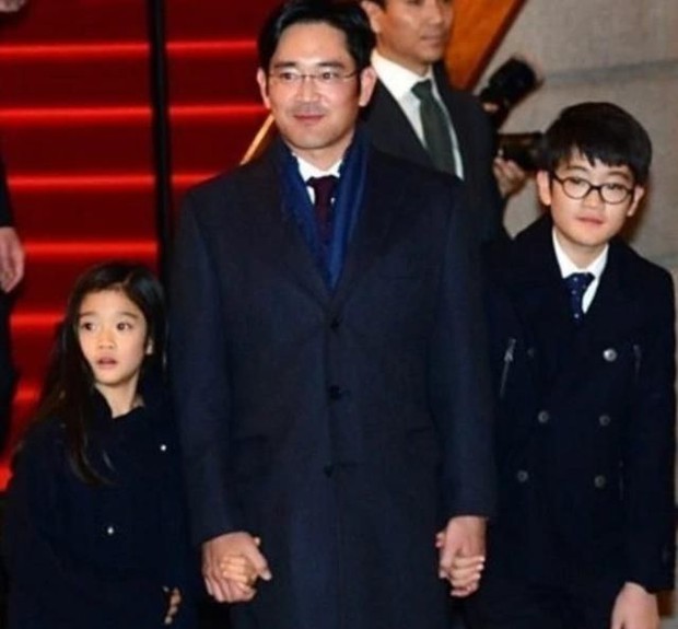 Người thừa kế 21 tuổi của Samsung: Điển trai như cậu bạn nhà bên, sống cực kỳ kín tiếng khác hẳn hình dung của mọi người về rich kid - Ảnh 3.