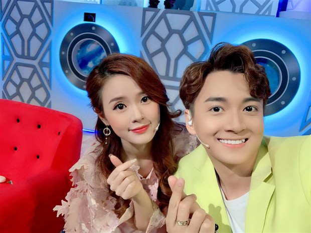 Midu đăng ảnh tình tứ bên trai lạ, Tiến Luật réo ngay tên Anh Đức nhưng dân tình lại nhắc tới 1 nam nhân Vbiz khác - Ảnh 3.