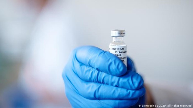 WHO đàm phán với Pfizer để sớm phân phối vaccine COVID-19 trên toàn cầu - Ảnh 2. WHO đàm phán với Pfizer để sớm phân phối vaccine COVID-19 trên toàn cầu - Ảnh 2.