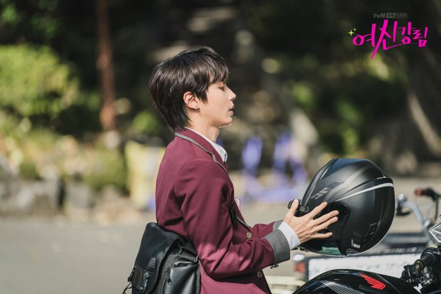Hwang In Yeop: Chàng bad boy ngoài lạnh trong ấm của True Beauty khiến chị em mê đến mất liêm sỉ - Ảnh 7. Hwang In Yeop: Chàng bad boy ngoài lạnh trong ấm của True Beauty khiến chị em mê đến mất liêm sỉ - Ảnh 7.