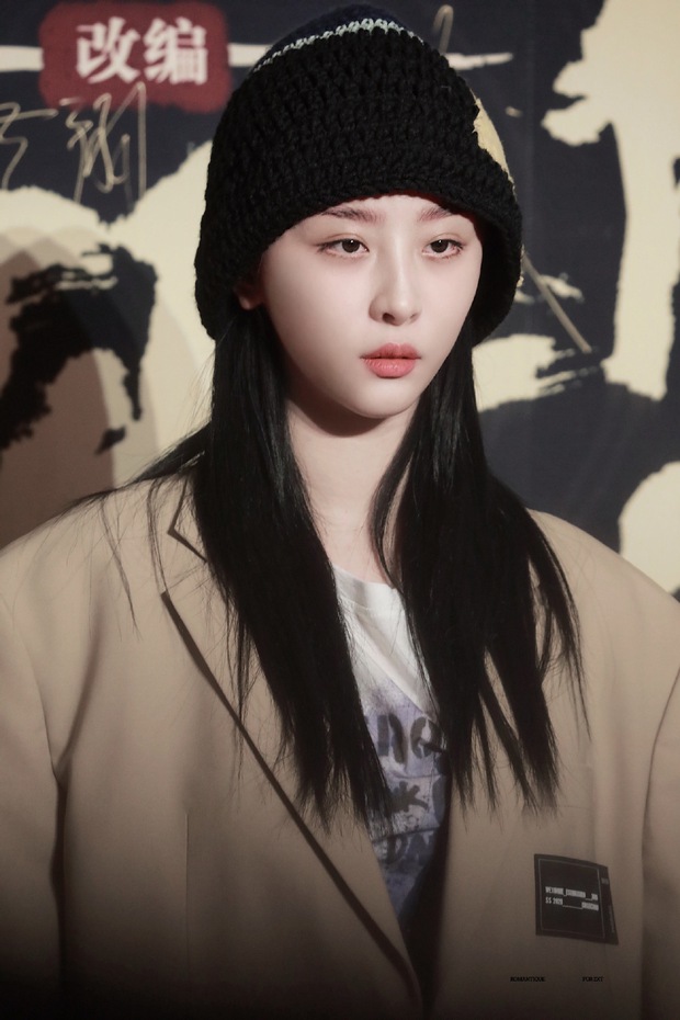 Dàn sao khủng đổ bộ sự kiện ra mắt phim: Đặng Luân lộ hình ảnh tăng cân bên Dạ Hoa, Vương Tử Văn khoe vòng 1 bốc lửa - Ảnh 14.