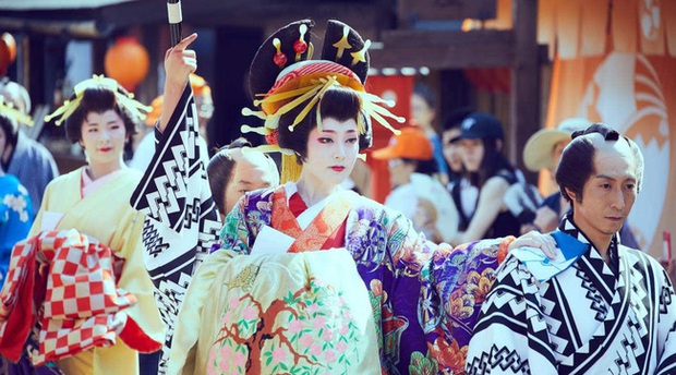 Oiran - kỹ nữ cao cấp thời Edo tại Nhật: Nhan sắc lộng lẫy, thu nhập tiền tỷ và những bí mật ít người biết - Ảnh 5. Oiran - kỹ nữ cao cấp thời Edo tại Nhật: Nhan sắc lộng lẫy, thu nhập tiền tỷ và những bí mật ít người biết - Ảnh 5.