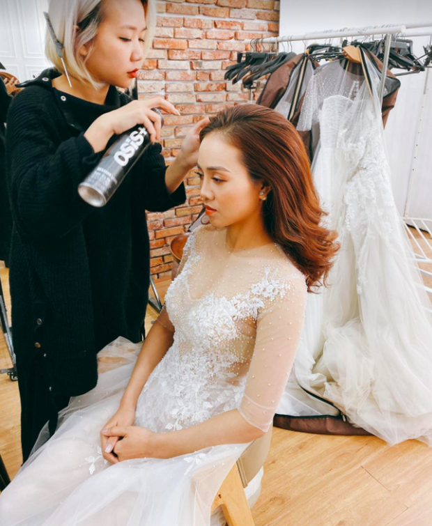 Hé lộ hậu trường ảnh cưới của NS Công Lý và bạn gái kém 15 tuổi: Cô dâu lộng lẫy, chú rể “lên đồ” nhưng vẫn quá lầy lội - Ảnh 5.