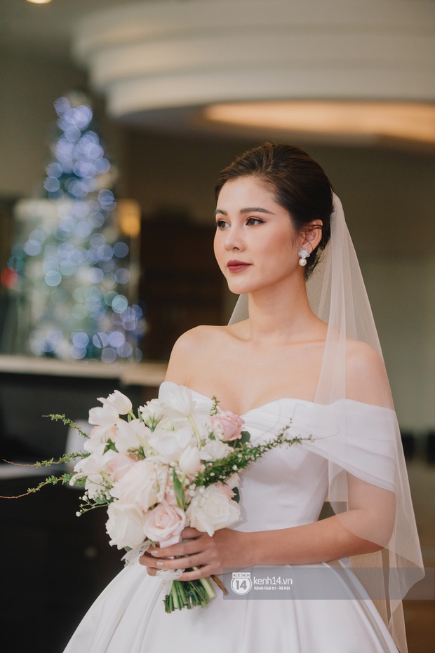 Nhan sắc cô dâu Thu Hoài trong ngày cưới chồng CEO: Phong độ xinh đẹp không giảm dù chỉ 1mm! - Ảnh 2.