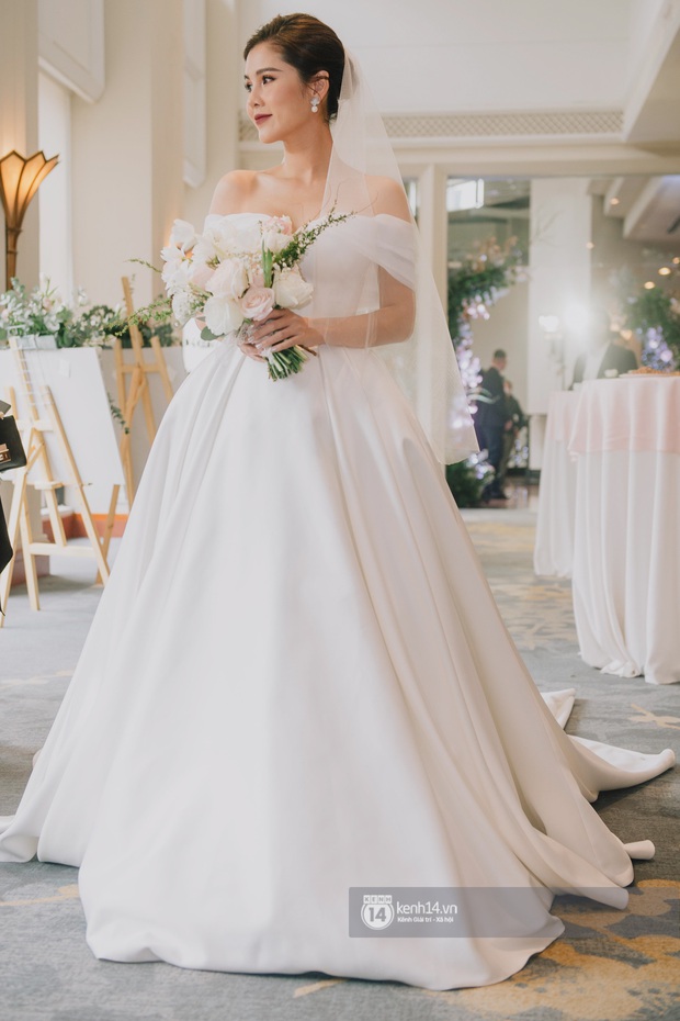 Nhan sắc cô dâu Thu Hoài trong ngày cưới chồng CEO: Phong độ xinh đẹp không giảm dù chỉ 1mm! - Ảnh 5.
