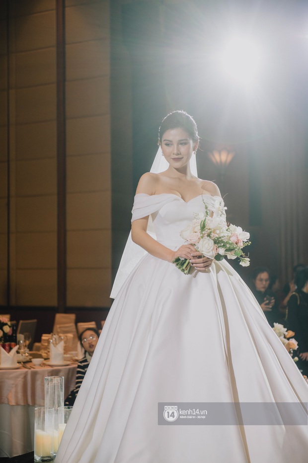 Nhan sắc cô dâu Thu Hoài trong ngày cưới chồng CEO: Phong độ xinh đẹp không giảm dù chỉ 1mm! - Ảnh 3.