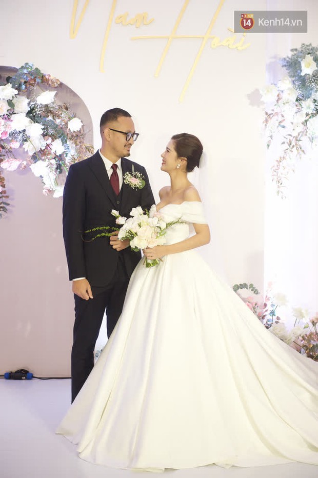 Nhan sắc cô dâu Thu Hoài trong ngày cưới chồng CEO: Phong độ xinh đẹp không giảm dù chỉ 1mm! - Ảnh 7.