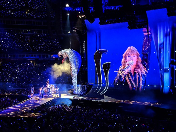 Top 20 tour diễn của nữ nghệ sĩ có doanh thu cao nhất lịch sử: Taylor Swift tuy xuất sắc nhưng không phải người được xướng tên nhiều nhất - Ảnh 3.