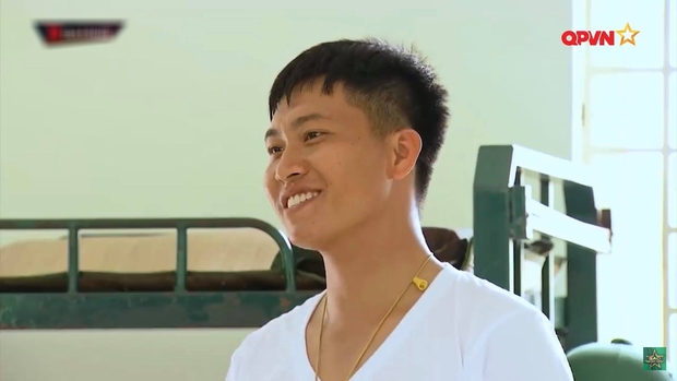 Mũi trưởng Long (Sao Nhập Ngũ): Lúc nghiêm nghị sợ muốn xỉu, cười lên 1 phát là... muốn đổ luôn á! - Ảnh 3.