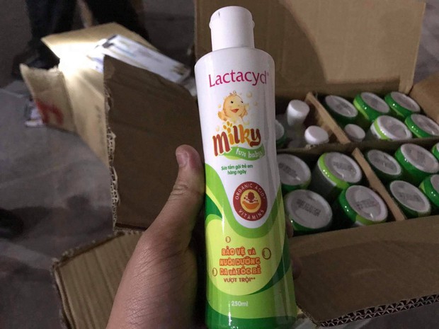 Triệt phá đường dây buôn lậu khủng xuyên quốc gia, thu giữ gần 500 tấn hàng hoá, mỹ phẩm - Ảnh 3. Triệt phá đường dây buôn lậu khủng xuyên quốc gia, thu giữ gần 500 tấn hàng hoá, mỹ phẩm - Ảnh 3.