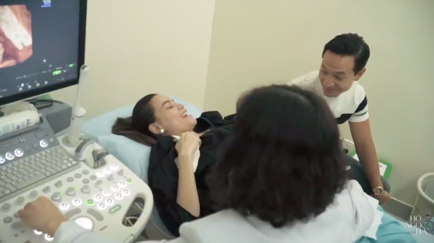 Hà Hồ lên tiếng về tin đồn có bầu giả, hiếm hoi hé lộ Kim Lý bật khóc 3 lần khi cô mang thai - Ảnh 2.