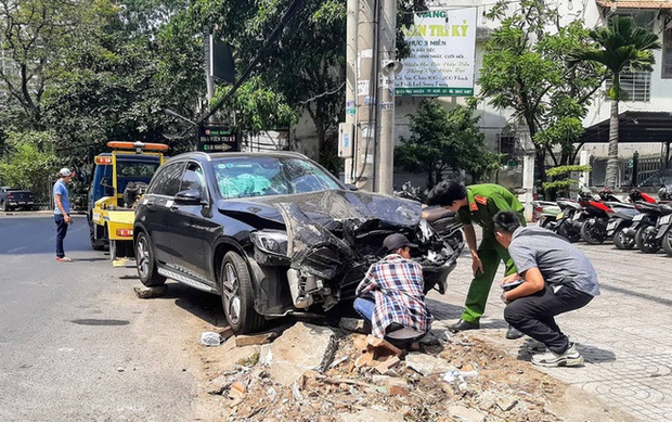 Mẹ nữ tiếp viên hàng không bị lái xe Mercedes tông thương tật 79 % kể lại cuộc điện thoại ám ảnh sau vụ tai nạn - Ảnh 4. Mẹ nữ tiếp viên hàng không bị lái xe Mercedes tông thương tật 79 % kể lại cuộc điện thoại ám ảnh sau vụ tai nạn - Ảnh 4.