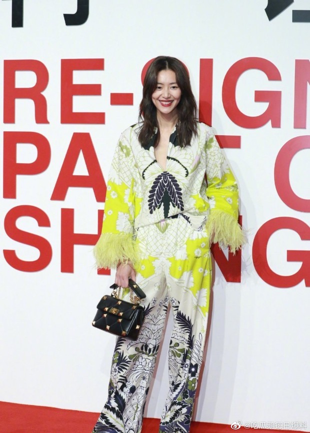 Sự kiện cực hot tối nay: Đường Yên gây sốc với váy ngắn cũn cỡn trễ ngực, Thư Kỳ sến súa bên đàn em Ngu Thư Hân - Ảnh 10.