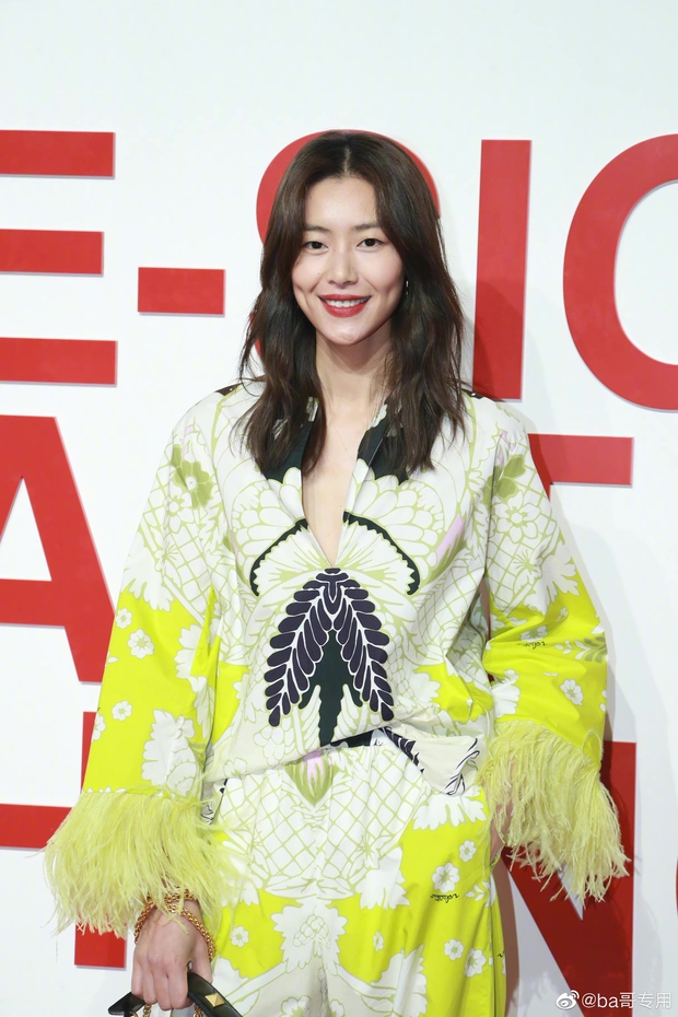 Sự kiện cực hot tối nay: Đường Yên gây sốc với váy ngắn cũn cỡn trễ ngực, Thư Kỳ sến súa bên đàn em Ngu Thư Hân - Ảnh 9.