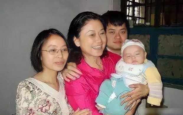 Thần đồng em chã: Thông minh nhưng đi tiểu phải có mẹ bưng bô, không biết tự xúc cơm ăn, tuổi 20 gặp kết đắng, cuộc sống hiện tại gây bất ngờ - Ảnh 4.