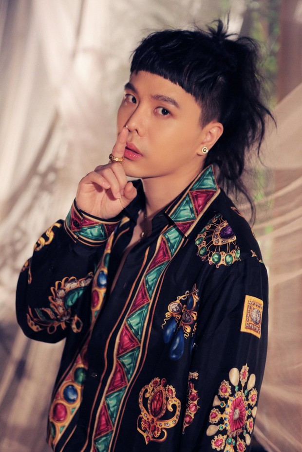Trịnh Thăng Bình tung MV với visual mới lạ, nhưng dân tình chỉ chú ý vào kiểu tóc sai ơi là sai - Ảnh 2.