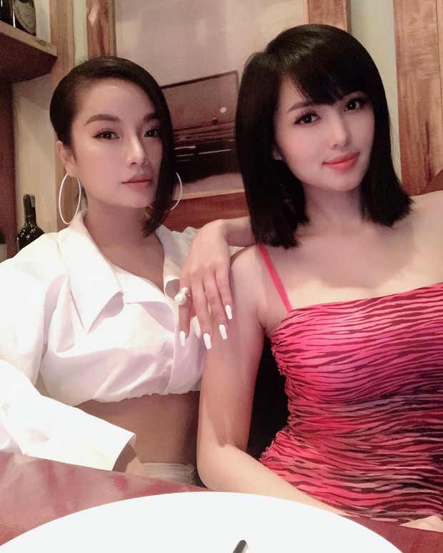 Tâm Tít để lộ vòng 2 to bất thường trong clip đi quẩy, dân tình thắc mắc: Chị có bầu hay là tròn lên vậy? - Ảnh 4.